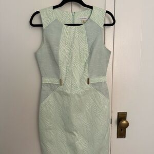 Calvin Klein Light Green Patterned Midi Dress